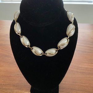 Vintage MCM Thermoset Choker